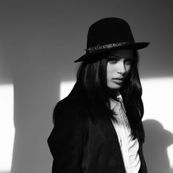 Reel Artsy: Freida Pinto and De...